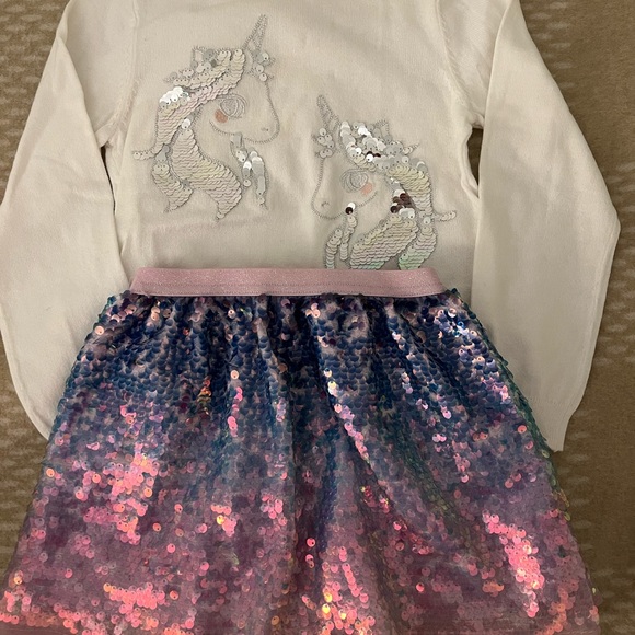Sweater and a skirt for a little girl - Picture 2 of 9